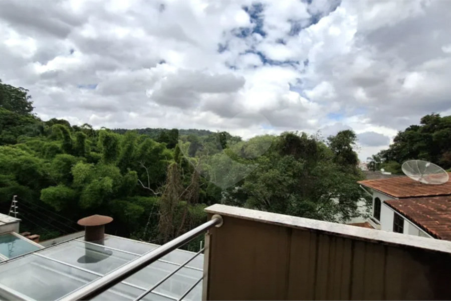 Casa à venda com 5 quartos, sendo 2 suítes,  no condomínio Floradas da Serra, São Paulo - SP