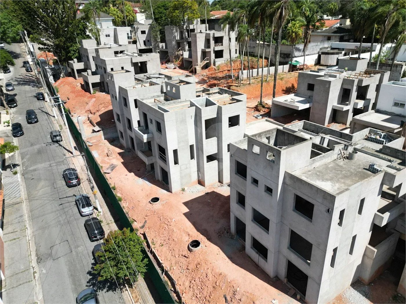 Residencial Tremembe Casa Linda - 255 mts - 04 dormit sendo 02 suites , 5 wcs - 04 vagas