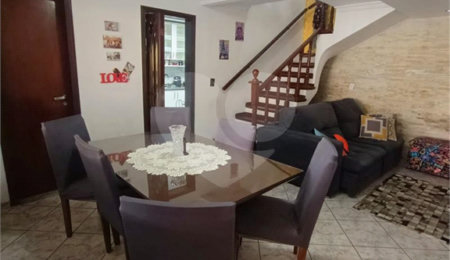 Sobrado à venda com 3 quartos, sendo 1 suíte,  em Cidade Continental, São Paulo, SP