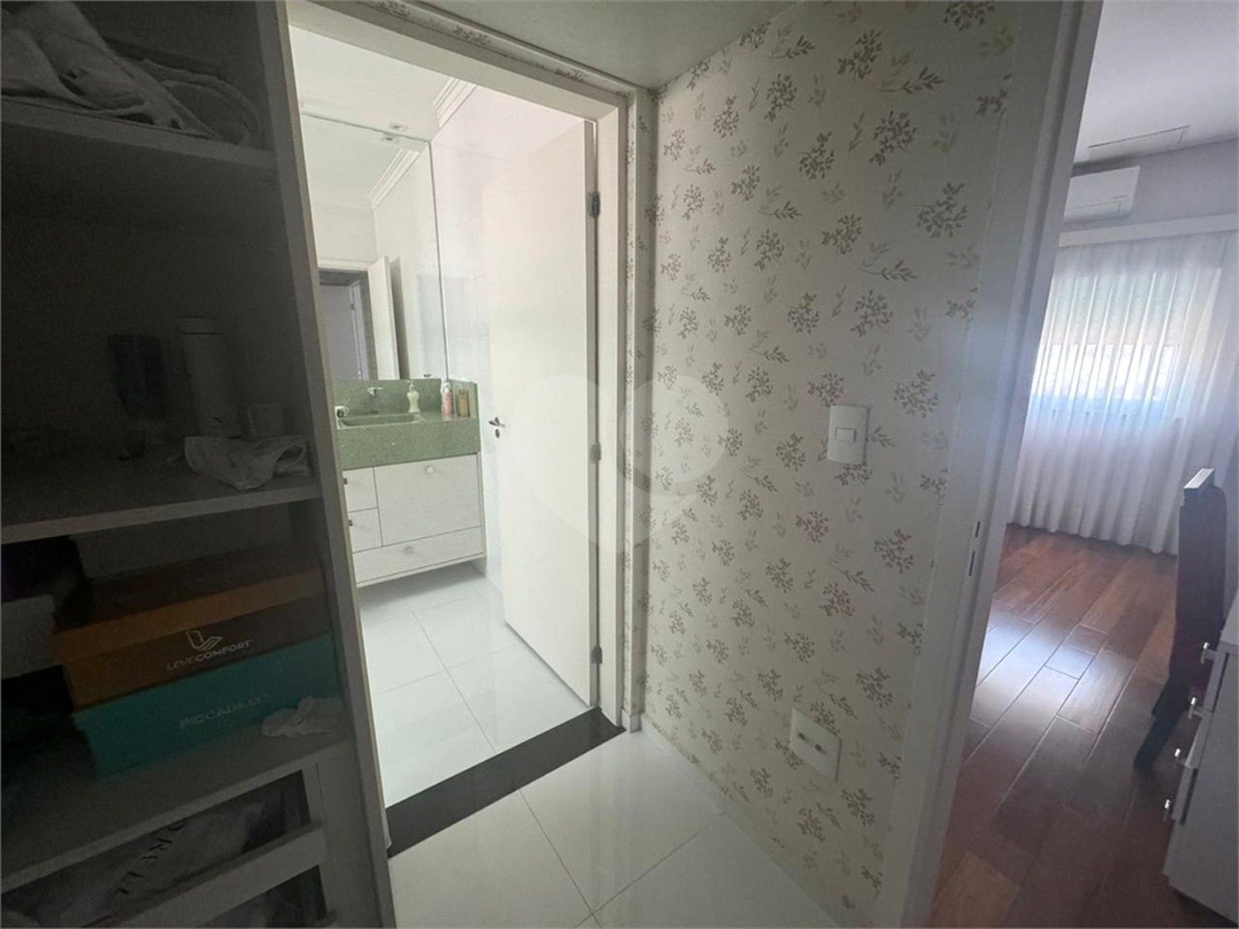 Sobrado à venda com 5 quartos, sendo 3 suítes, em Vila Nivi, São Paulo, SP