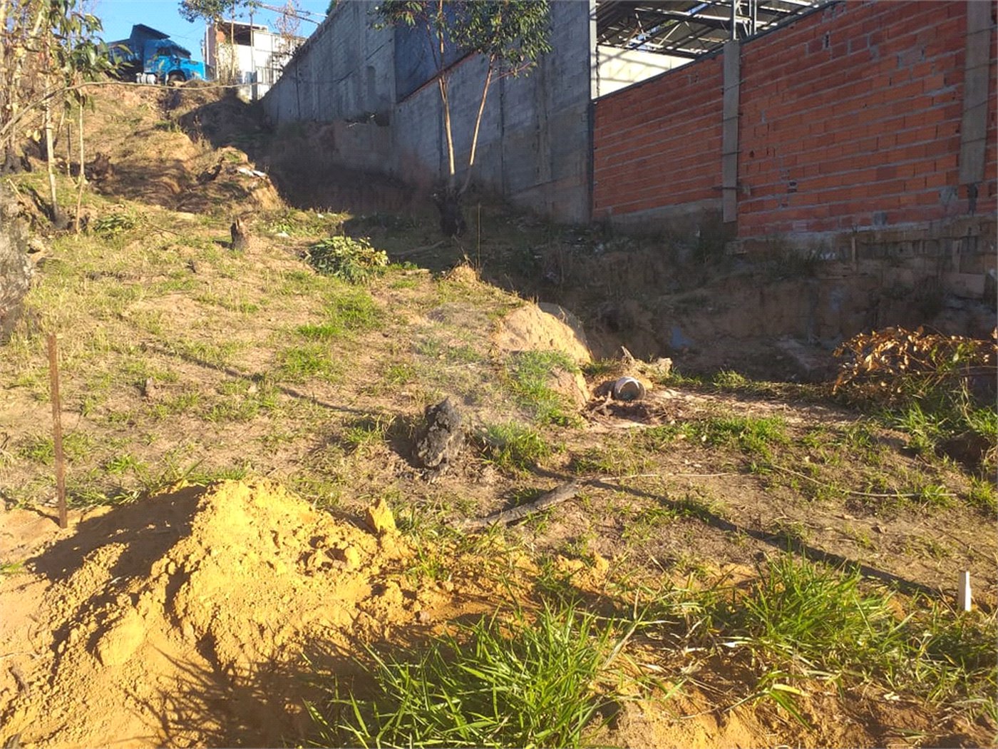 Terreno à venda em Parque Astúrias, Suzano, SP