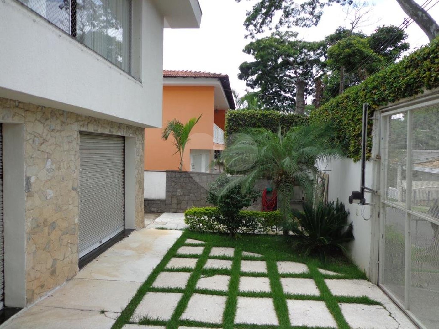 Sobrado à venda com 4 quartos, sendo 2 suítes, em Jardim São Bento, São Paulo, SP