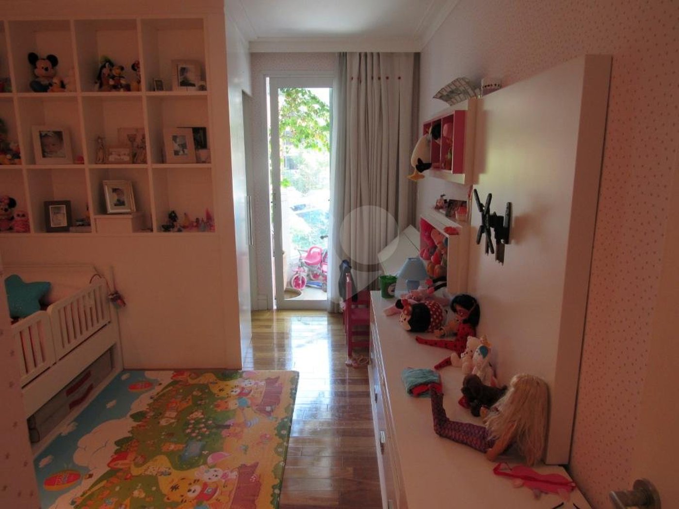 Apartamento à venda com 3 suítes em Real Parque, São Paulo, SP