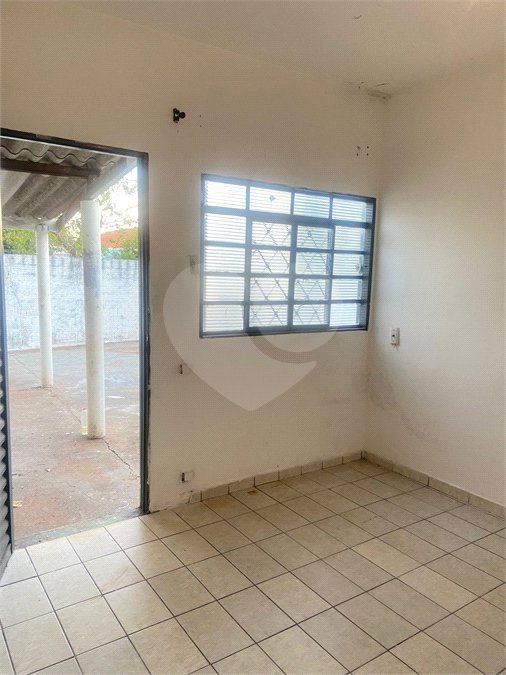 Casa à venda com 2 quartos em Jardim Pinheiros (vila Xavier), Araraquara, SP