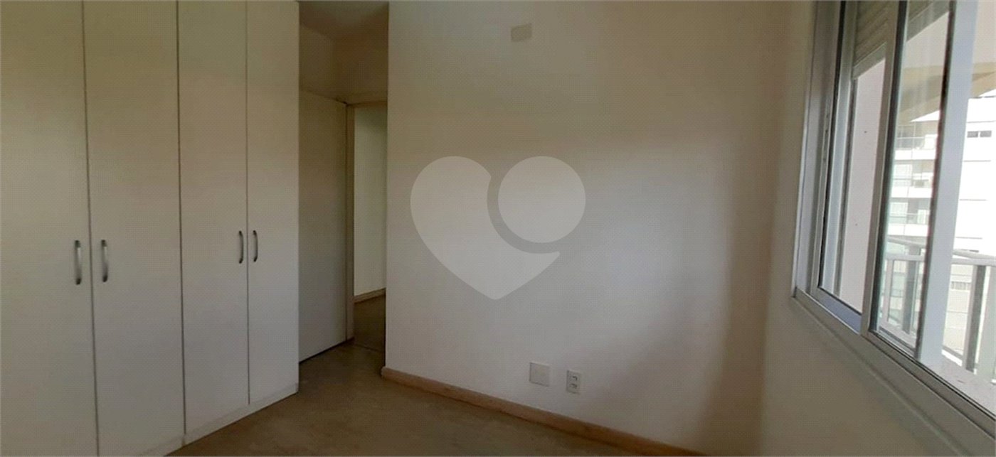 Apartamento à venda com 2 quartos em Vila Anastácio, São Paulo, SP
