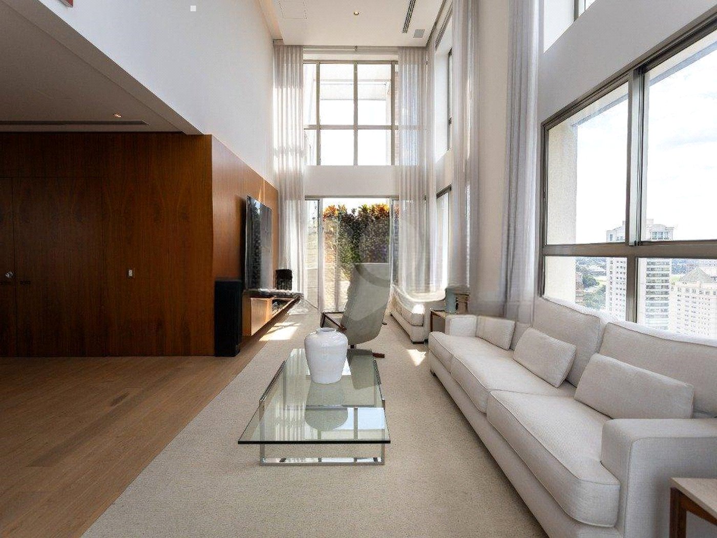 Apartamento à venda ou para alugar com 3 suítes em Itaim Bibi, São Paulo, SP