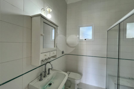 Casa à venda com 5 quartos, sendo 3 suítes,  no condomínio Village Saint Charbel, Araçoiaba da Serra - SP