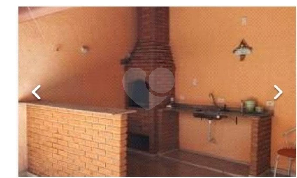 Casa com 205m² , 3 dormitórios , sendo todos suítes , 5 vagas , á venda no bairro Bangú em Santo André.