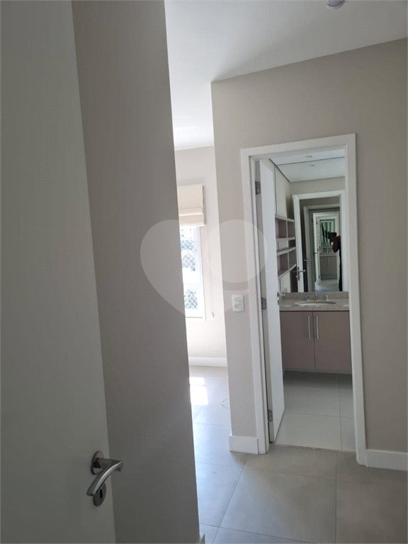 Apartamento à venda com 4 quartos, sendo 3 suítes, em Vila Andrade, São Paulo, SP