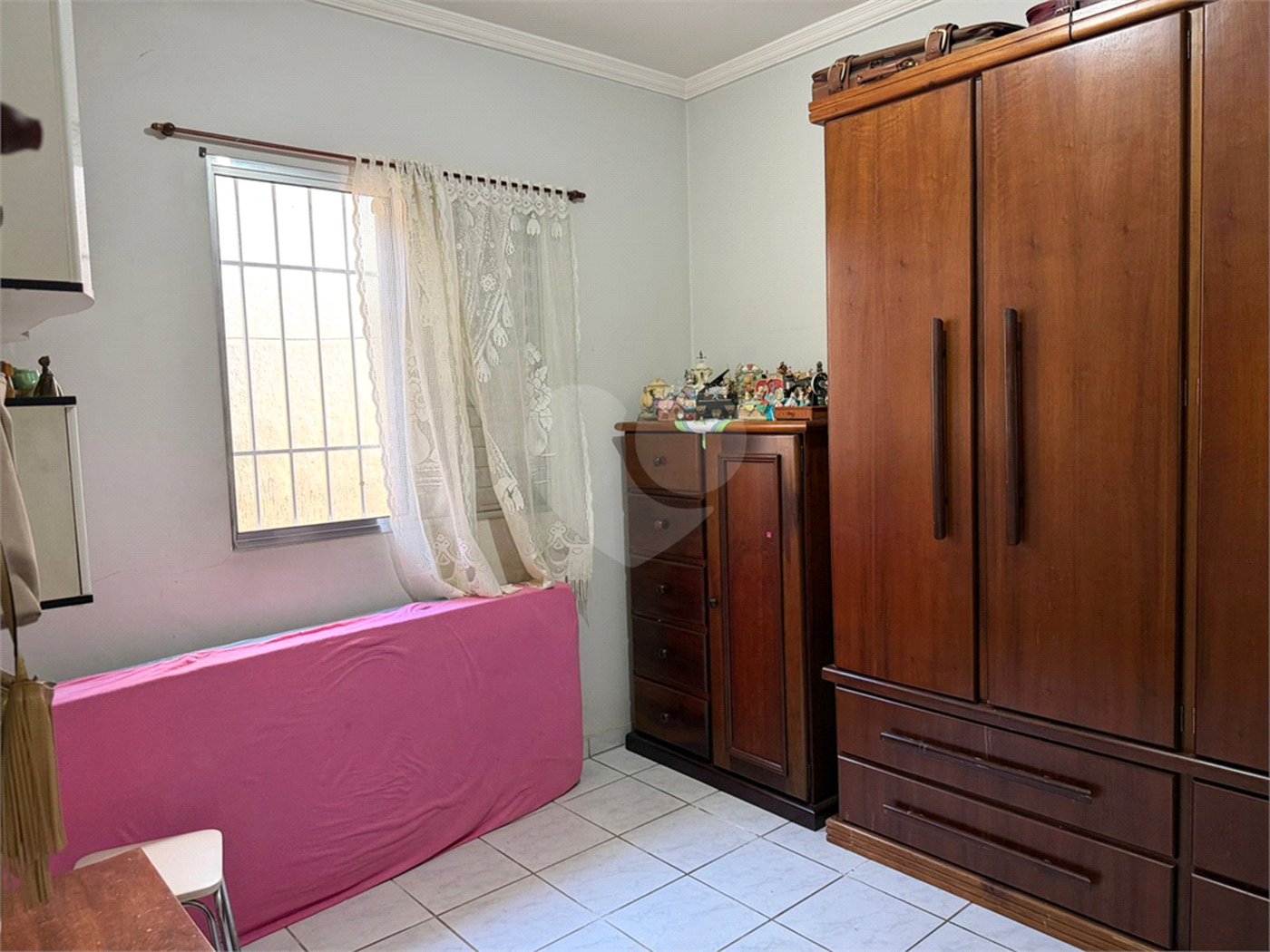 Casa à venda com 2 quartos no condomínio Residencial Bari, Itaquaquecetuba - SP