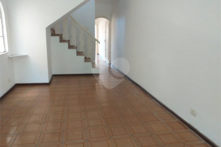 Sobrado à venda com 3 quartos, sendo 1 suíte, em Vila Gustavo, São Paulo, SP