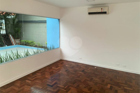 Sobrado à venda ou para alugar com 7 quartos, sendo 3 suítes, em Vila Mariana, São Paulo, SP