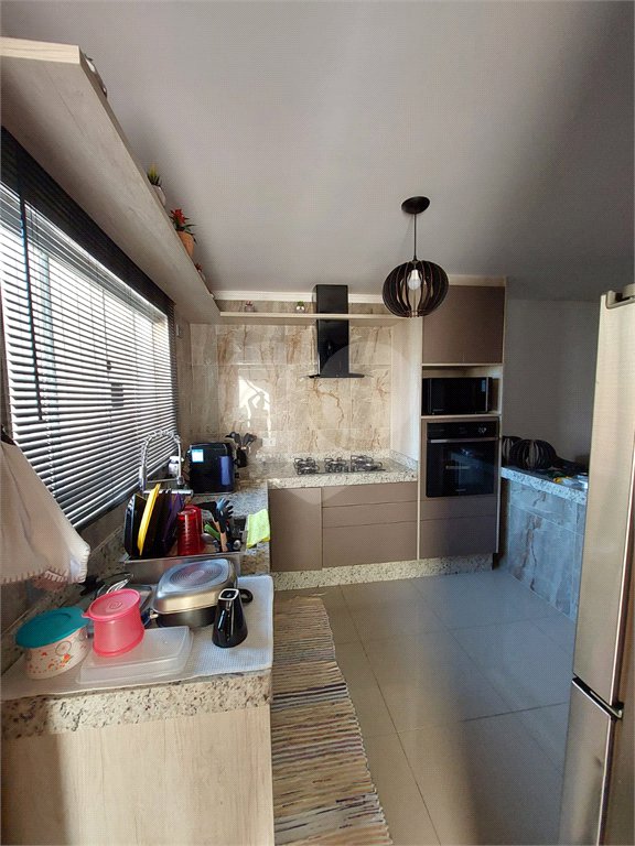 Sobrado à venda com 2 suítes em Nova Cerejeira, Atibaia, SP