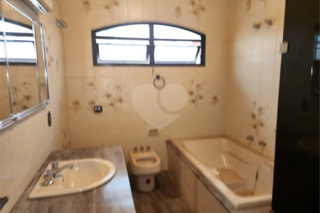 Sobrado à venda ou para alugar com 4 quartos, sendo 2 suítes, no Centro, Araraquara, SP