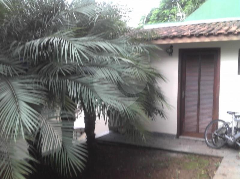 Sobrado à venda com 3 quartos, sendo 1 suíte, em Fazenda Morumbi, São Paulo, SP