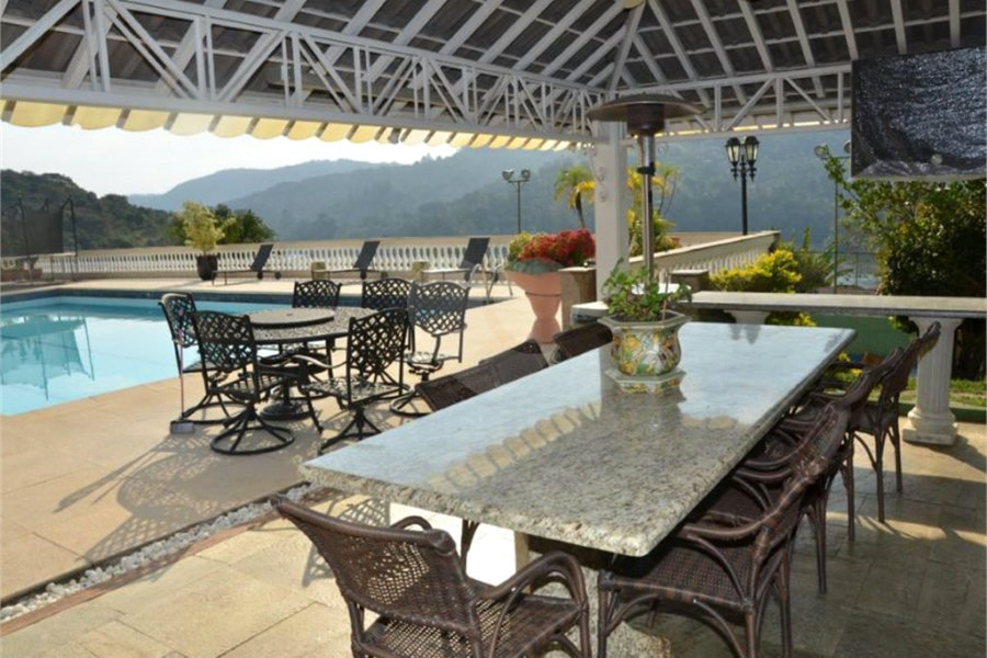 Casa à venda com 8 quartos, sendo 5 suítes, em Serra da Cantareira, Mairiporã, SP