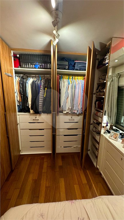 Apartamento à venda com 2 quartos, sendo 1 suíte, em Vila Olímpia, São Paulo, SP