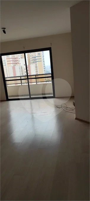Apartamento Espaçoso com 4 Dormitórios, Suíte e Varanda no Jardim Paris