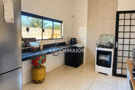 Casa à venda com 3 quartos, sendo 1 suíte, em Jardim Maristela, Três Lagoas - MS