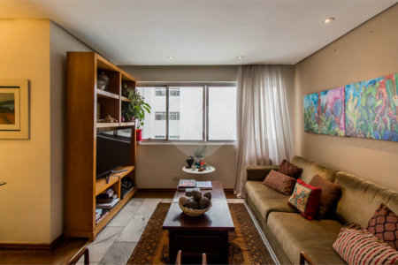 Apartamento à venda com 3 quartos, sendo 1 suíte, em Santo Amaro, São Paulo, SP