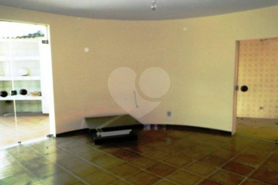 Sobrado à venda com 3 quartos, sendo 1 suíte, em Tremembé, São Paulo, SP