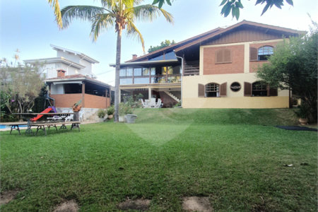 Casa à venda com 4 quartos, sendo 2 suítes,  no condomínio Vinhas da Vista Alegre - Lado Café, Vinhedo - SP