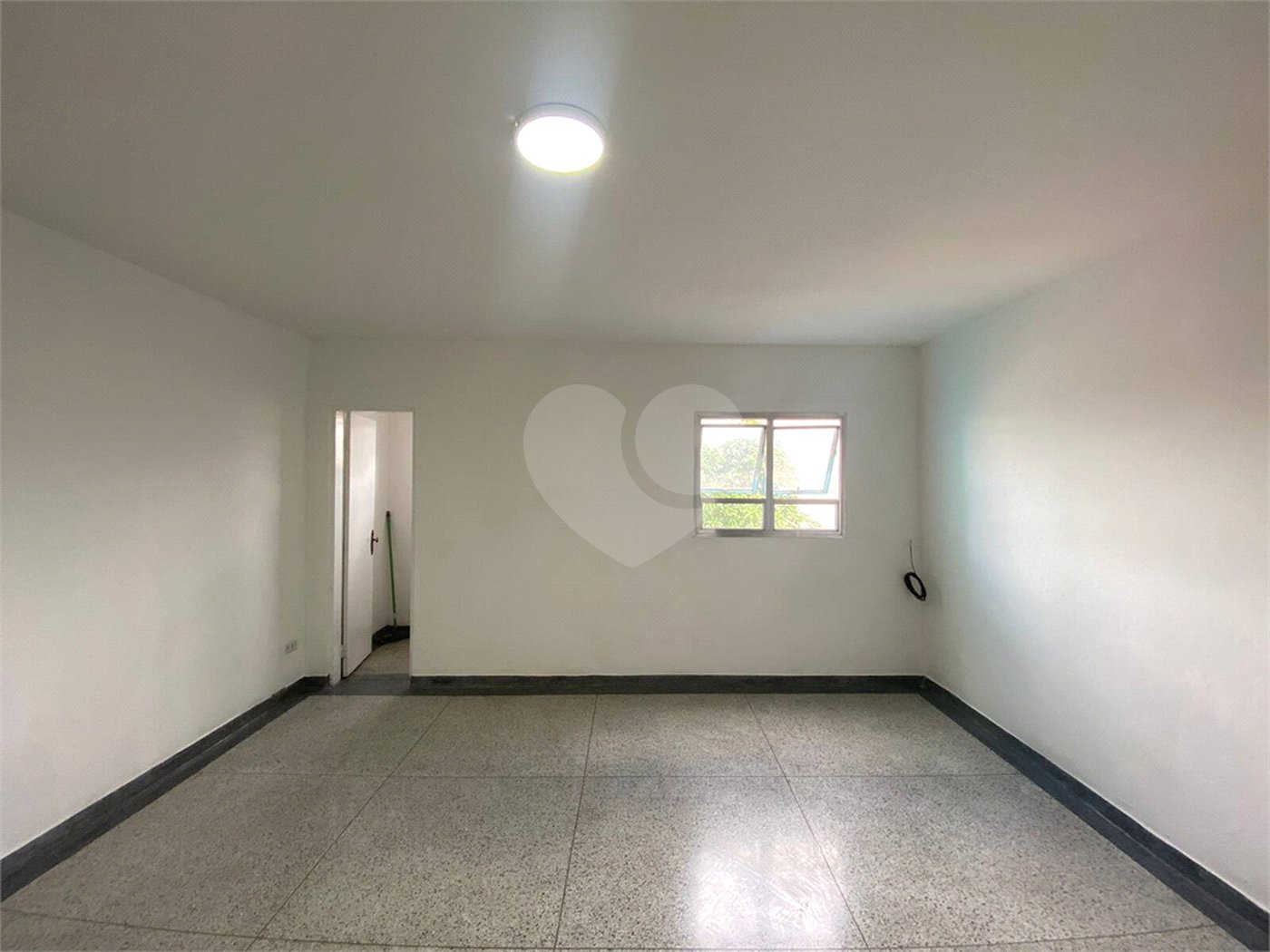 Sala para alugar em Vila Acoreana, Poá, SP