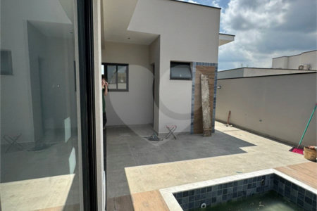 Casa à venda com 3 quartos, sendo 1 suíte, no condomínio Reserva Central Parque, Salto - SP