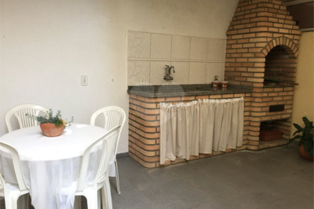 Casa à venda com 3 quartos, sendo 1 suíte,  em Vila Gustavo, São Paulo, SP