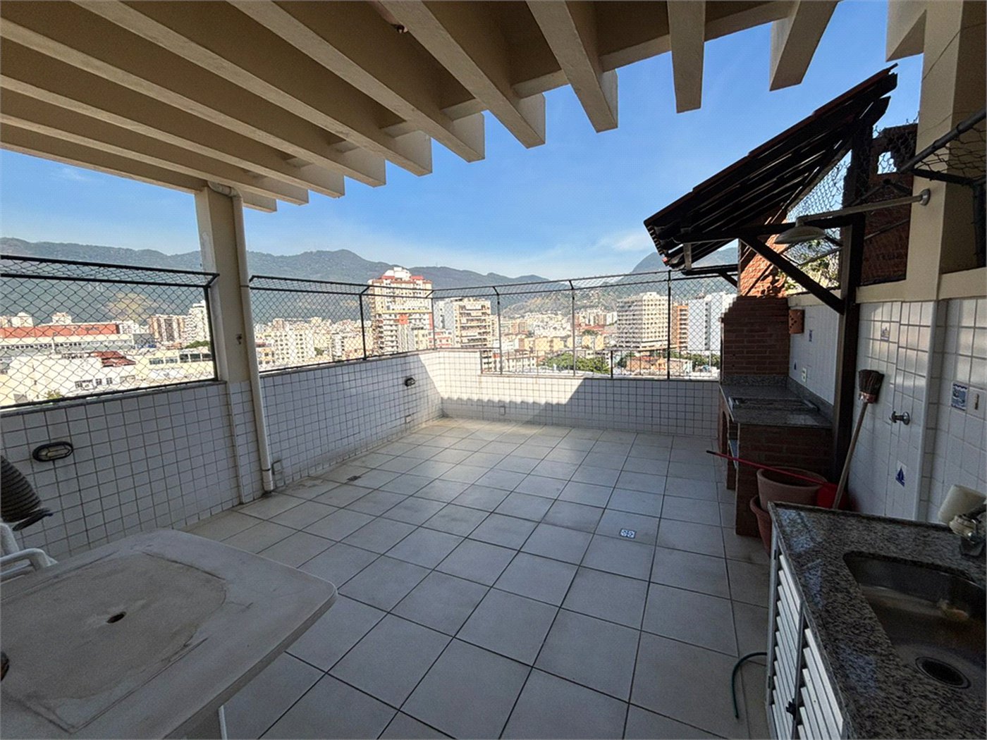 Cobertura à venda com 4 quartos, sendo 1 suíte, em Vila Isabel, Rio de Janeiro, RJ