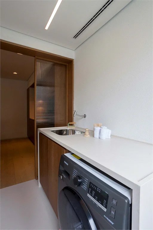 Apartamento à venda com 2 quartos, sendo 1 suíte,  em Pinheiros, São Paulo, SP