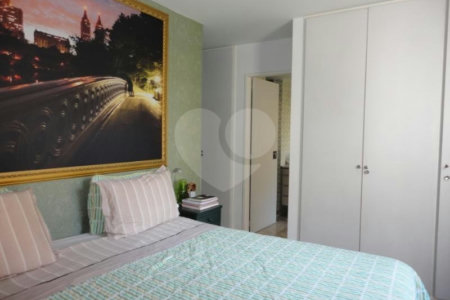 Apartamento à venda com 3 quartos, sendo 1 suíte, em Moema, São Paulo, SP