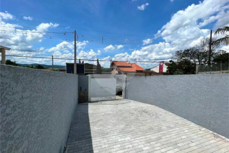 Sobrado à venda com 3 suítes em Jardim dos Pinheiros, Atibaia, SP