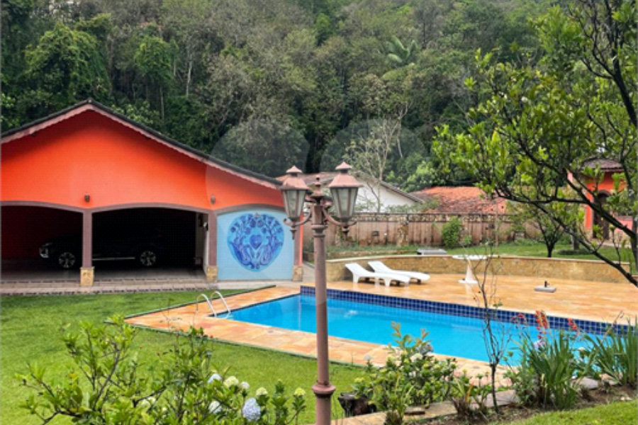 Casa à venda ou para alugar com 4 suítes no condomínio Alpes da Cantareira, Mairiporã - SP