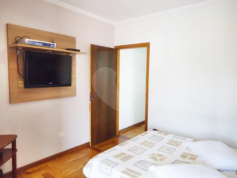 Sobrado à venda com 3 quartos, sendo 1 suíte, em Vila Constança, São Paulo, SP