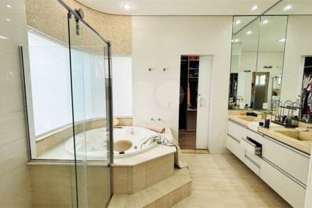 Casa à venda com 4 suítes no condomínio Dos Lagos, Itupeva - SP