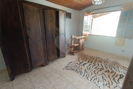 Sítio à venda com 6 quartos, sendo 5 suítes,  em Alto da Serra (mailasqui), São Roque, SP