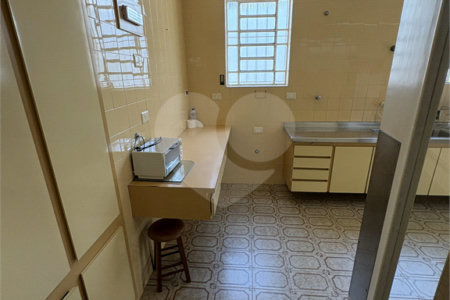 Sobrado à venda com 6 quartos, sendo 1 suíte, em Vila Nova Conceição, São Paulo, SP