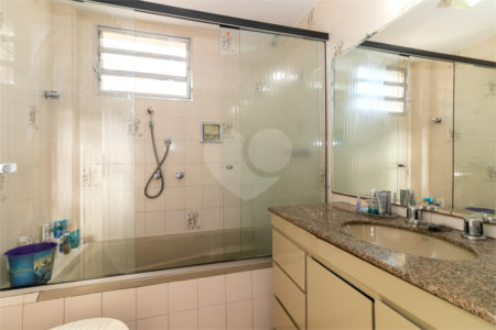 Apartamento à venda com 2 quartos em Moema, São Paulo, SP
