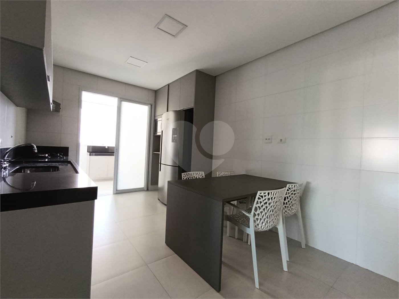Apartamento para alugar com 3 suítes em Jardim Virgínia, Guarujá, SP