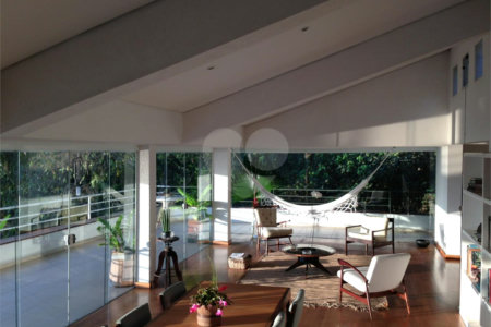 Casa à venda com 3 quartos, sendo 1 suíte, em Guarapiranga, São Paulo, SP