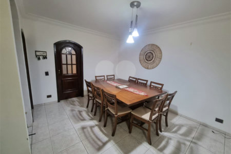 Casa à venda com 4 quartos, sendo 1 suíte, em Jardim Lídia, São Paulo, SP