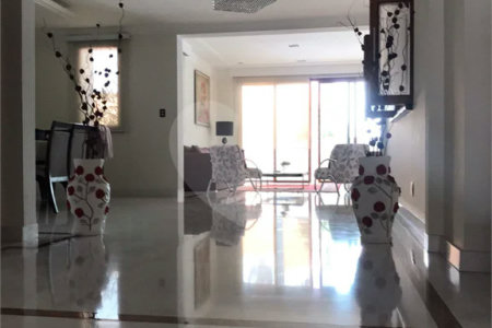 Sobrado à venda com 4 quartos, sendo 3 suítes, em Jardim Franca, São Paulo, SP