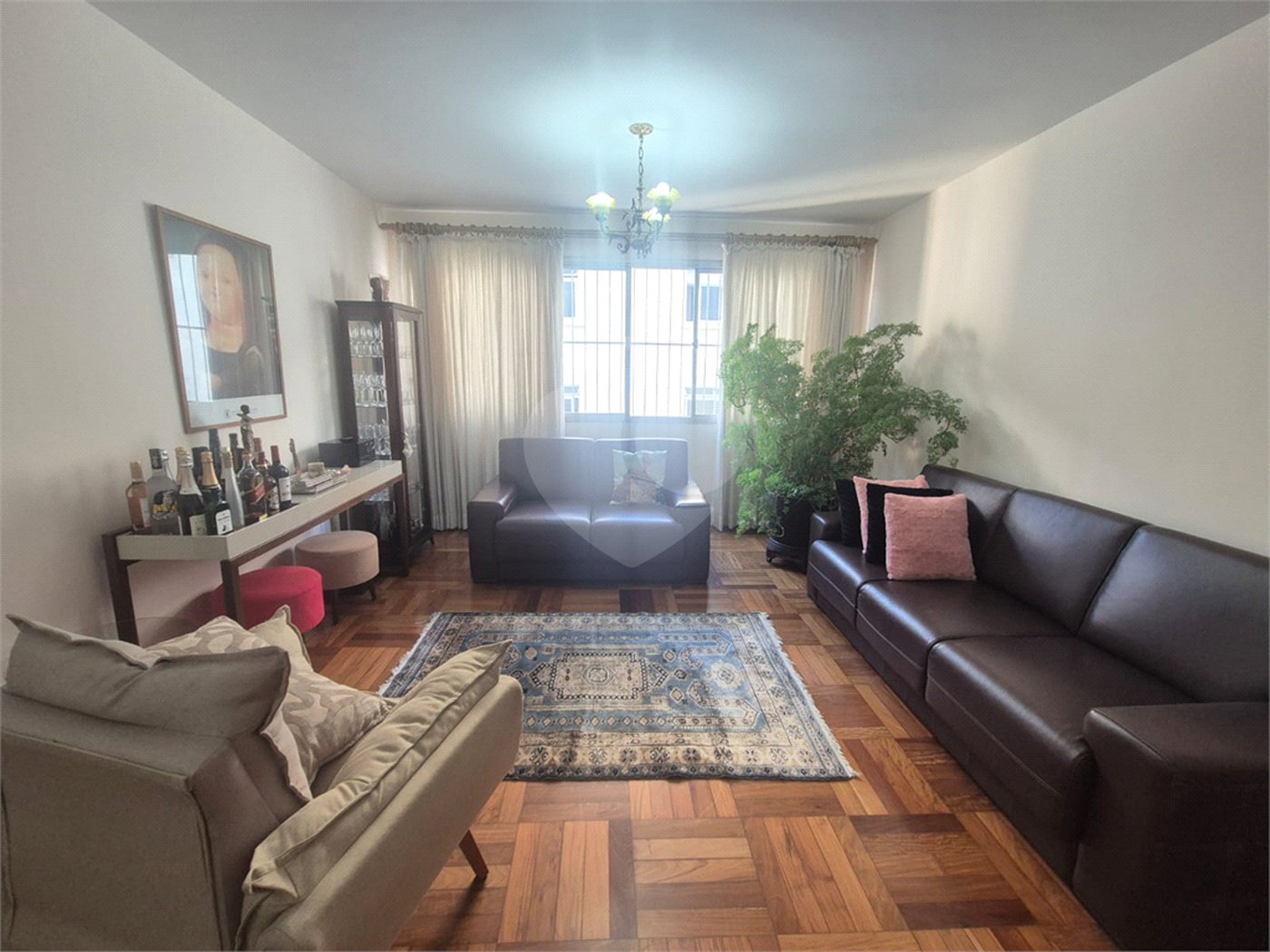 Apartamento à venda com 3 quartos, sendo 1 suíte, em Itaim Bibi, São Paulo, SP
