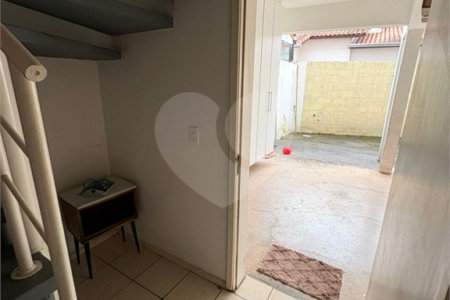 Casa à venda com 3 quartos, sendo 1 suíte, no condomínio New Village, Cotia - SP