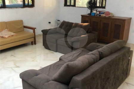 Chácara à venda com 2 quartos em Taiaçupeba, Mogi das Cruzes, SP