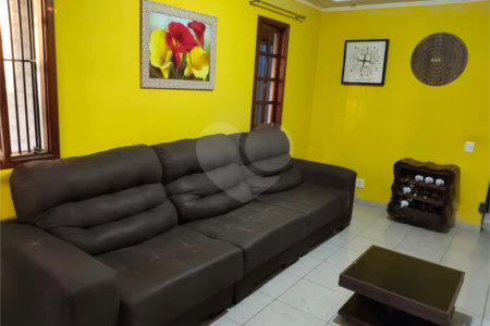 Casa à venda com 3 quartos, sendo 1 suíte, em Jardim Santa Clara, Guarulhos, SP
