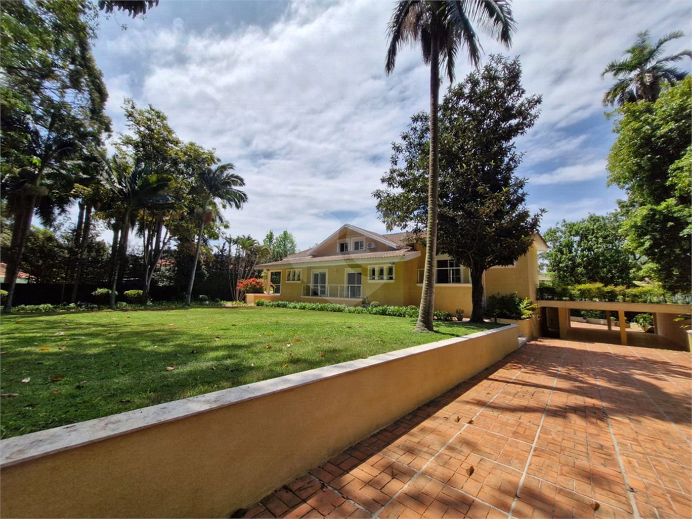Casa à venda com 4 suítes no condomínio Chácara Flora, São Paulo - SP
