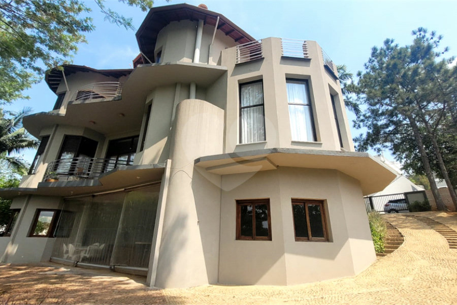 Casa à venda ou para alugar com 4 quartos, sendo 2 suítes, no condomínio Cantareira, Mairiporã - SP