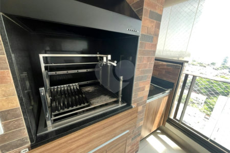 Apartamento à venda com 3 suítes em Campo Belo, São Paulo, SP